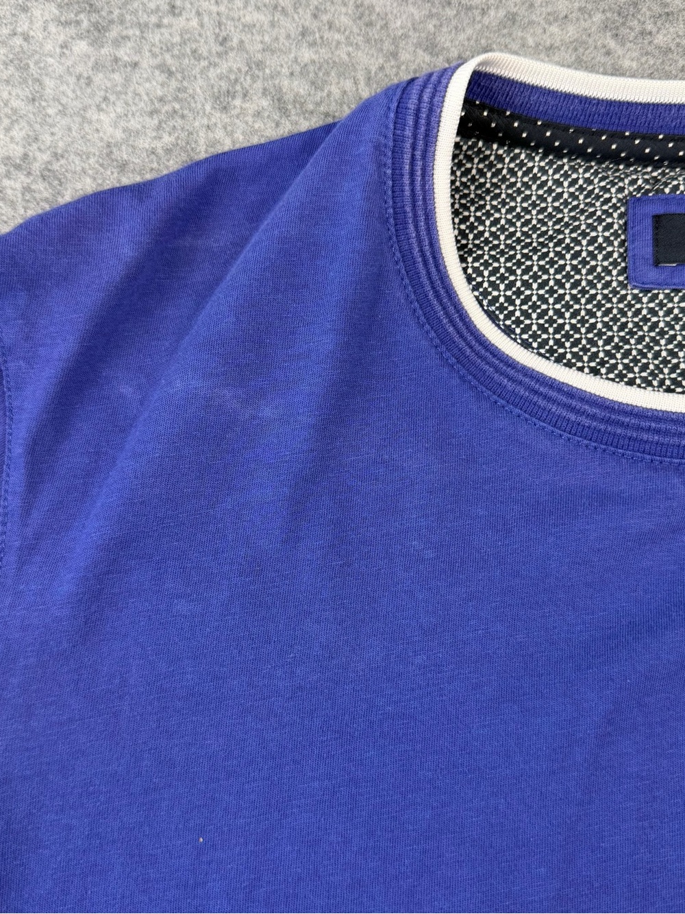 Ted Baker Slim Fit Crew Neck T‑Shirt Men’s 3 M Blue Contrast Trim – Flawed - Picture 3 of 7